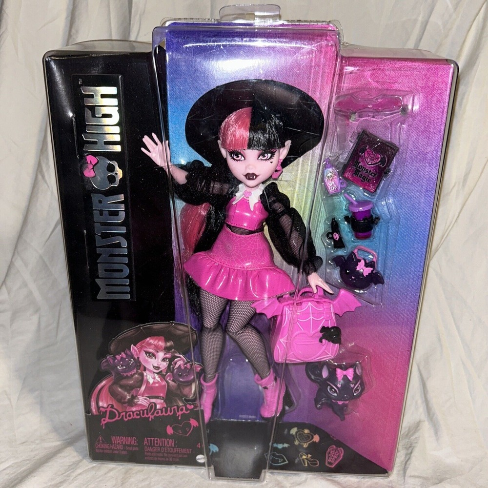Monster High Draculaura‎ Doll with Pet Bat Cat Count Fabulous & Accessories